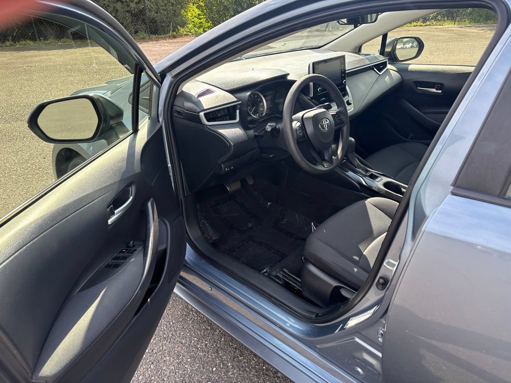 Used 2020 Toyota Corolla LE FWD image 32