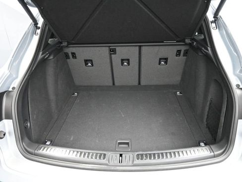 Certified 2026 Porsche Macan AWD/4WD image 26
