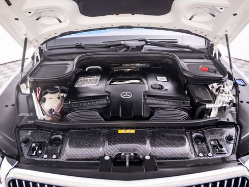 Used 2023 Mercedes-Benz Maybach GLS 600 4MATIC image 38