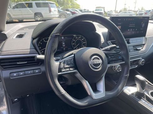 Used 2025 Nissan Altima 2.5 SL AWD/4WD image 19