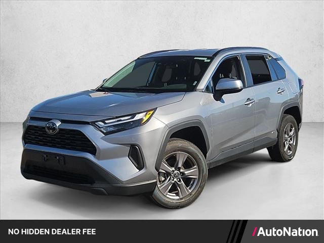 Used 2025 Toyota RAV4 XLE AWD/4WD image 1