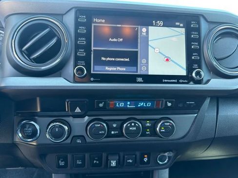 Used 2020 Toyota Tacoma TRD Off-Road w/ TRD Premium Off Road Package AWD/4WD image 22