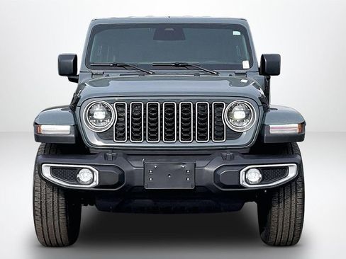 Used 2025 Jeep Wrangler Unlimited Sahara AWD/4WD image 2