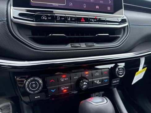 New 2026 Jeep Compass Limited image 22