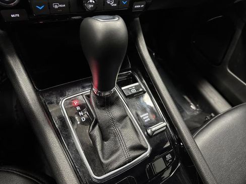 Certified 2025 Jeep Compass Limited image 19