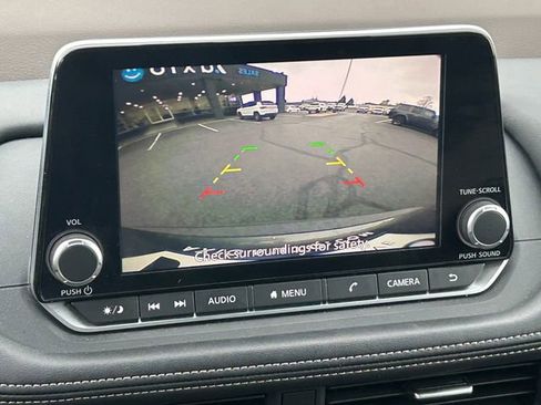 Used 2023 Nissan Rogue SV AWD/4WD image 14