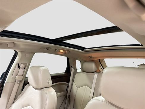 Used 2015 Cadillac SRX Luxury image 25