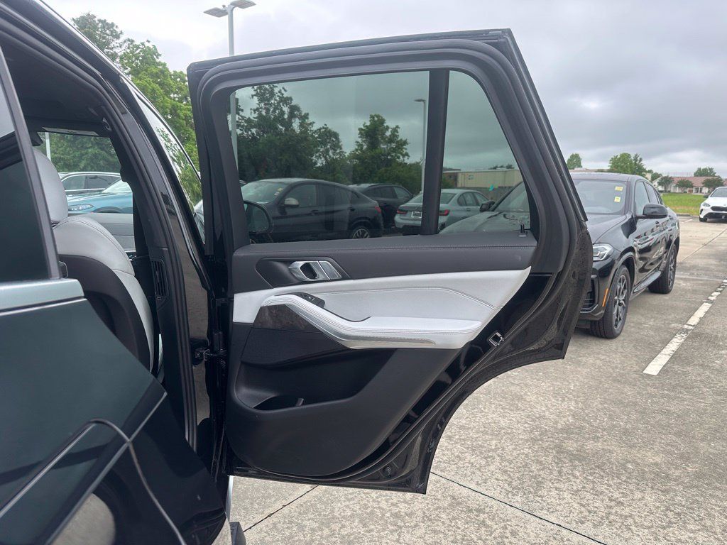Certified 2026 BMW X5 sDrive40i w/ Parking Assistance Package RWD image 26