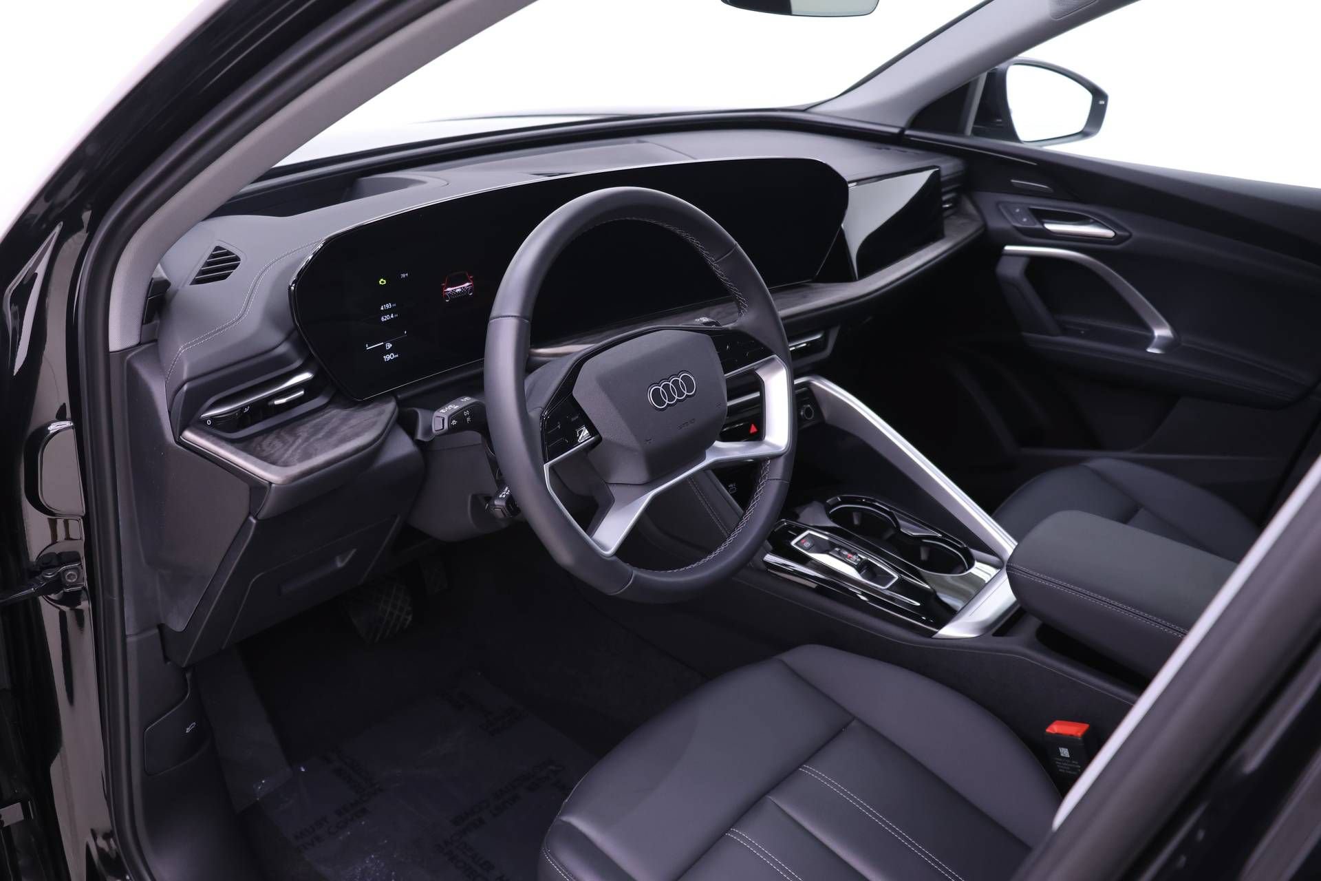 Certified 2025 Audi Q5 Premium AWD/4WD image 6