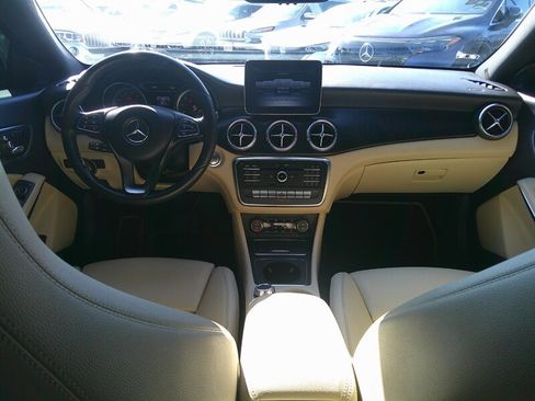 Used 2018 Mercedes-Benz CLA 250 image 21