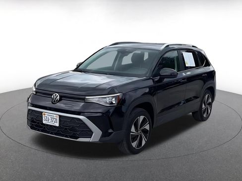 Used 2026 Volkswagen Taos SE AWD/4WD image 7