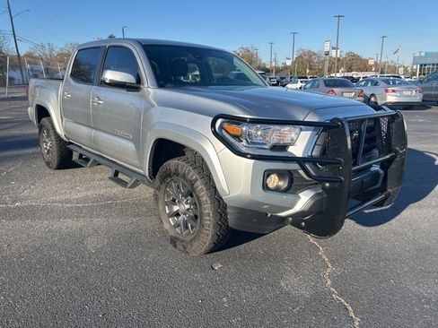 Used 2023 Toyota Tacoma TRD Sport image 6