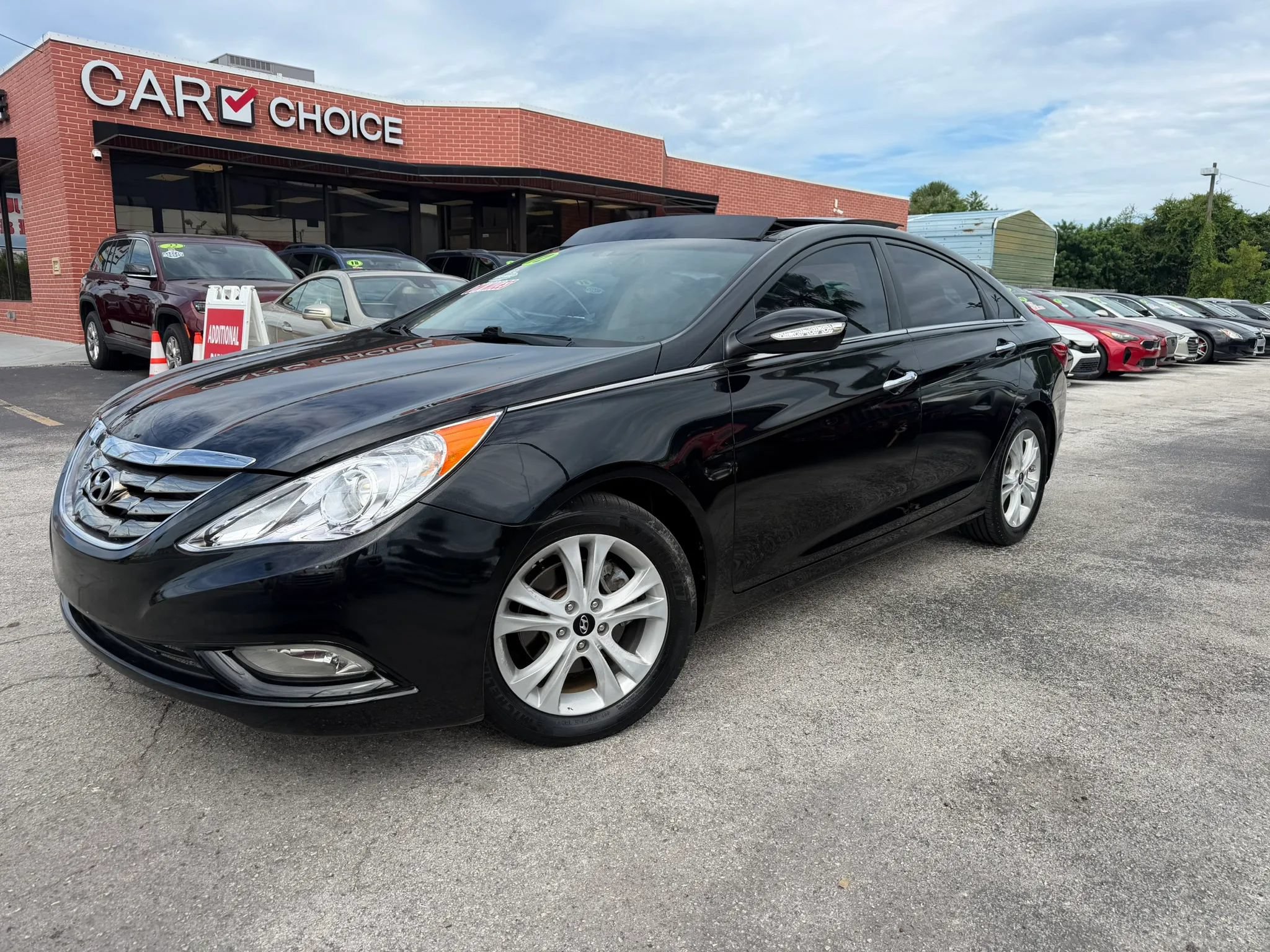 Used 2012 Hyundai Sonata Limited FWD image 1