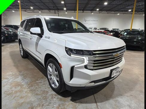 Used 2021 Chevrolet Suburban High Country w/ Premium Package RWD image 3