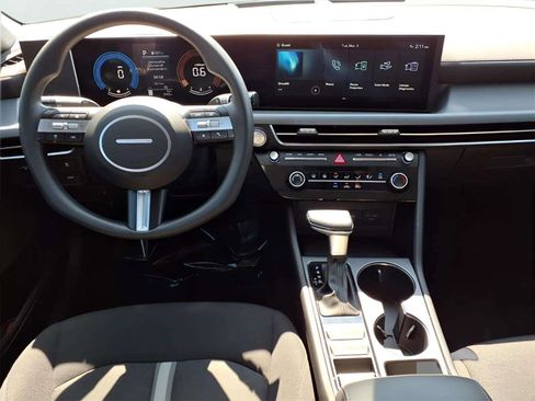 Certified 2025 Hyundai Sonata SE image 11