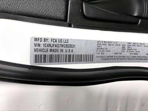 Used 2021 Jeep Grand Cherokee Laredo AWD/4WD image 5