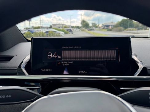 Certified 2026 GMC Sierra EV Elevation AWD/4WD image 21