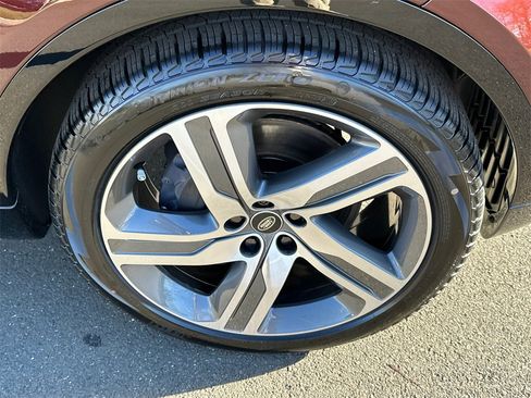 New 2026 Land Rover Discovery Limited Edition image 7