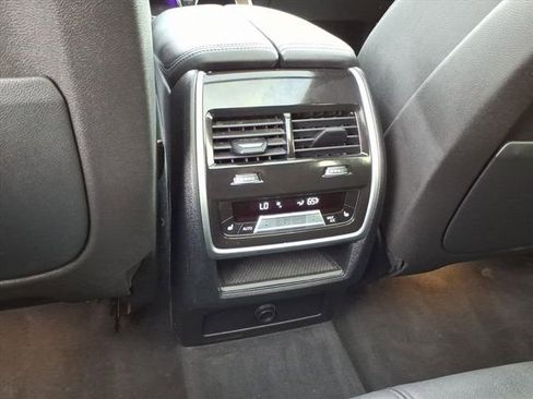 Used 2022 BMW X5 xDrive40i w/ Premium Package AWD/4WD image 17