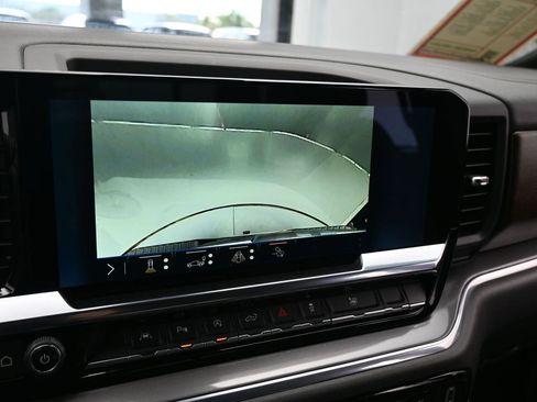 Used 2024 Chevrolet Silverado 1500 High Country w/ Technology Package image 32