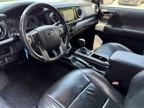 Used 2018 Toyota Tacoma TRD Pro AWD/4WD image 15