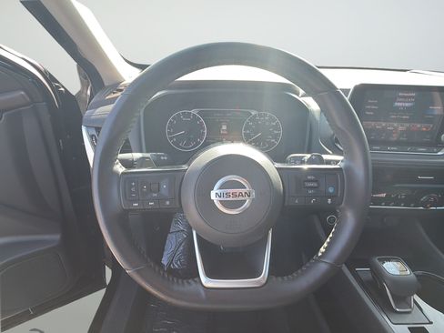 Used 2021 Nissan Rogue SV w/ Premium Package FWD image 15