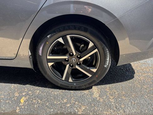 Used 2025 Nissan Sentra SV FWD image 28
