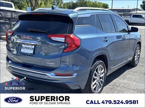 Used 2024 GMC Terrain Denali w/ Denali Premium Package AWD/4WD image 3