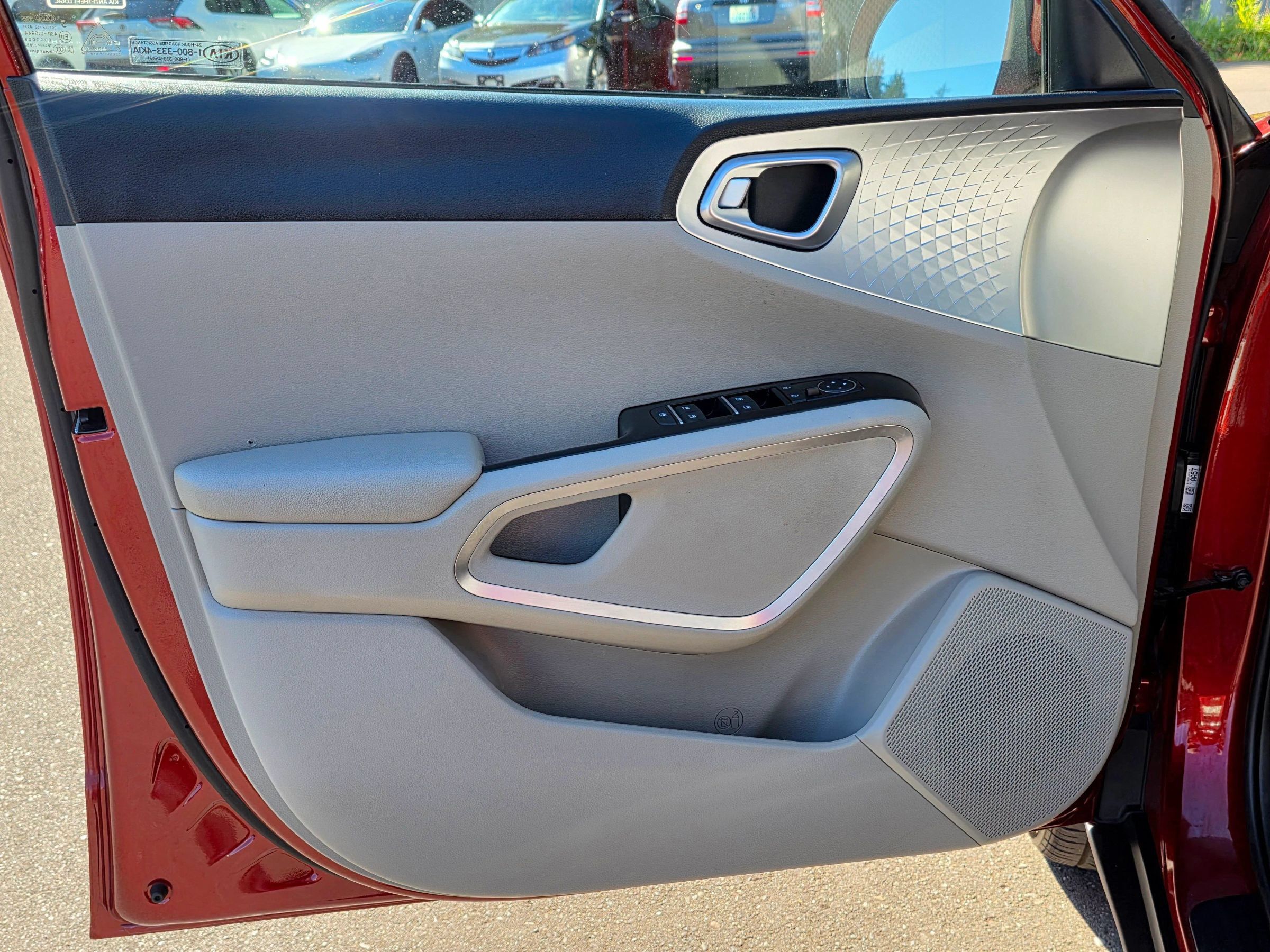 Used 2020 Kia Soul LX FWD image 40