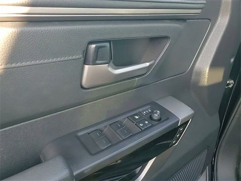 Used 2022 Toyota Tundra Limited image 9