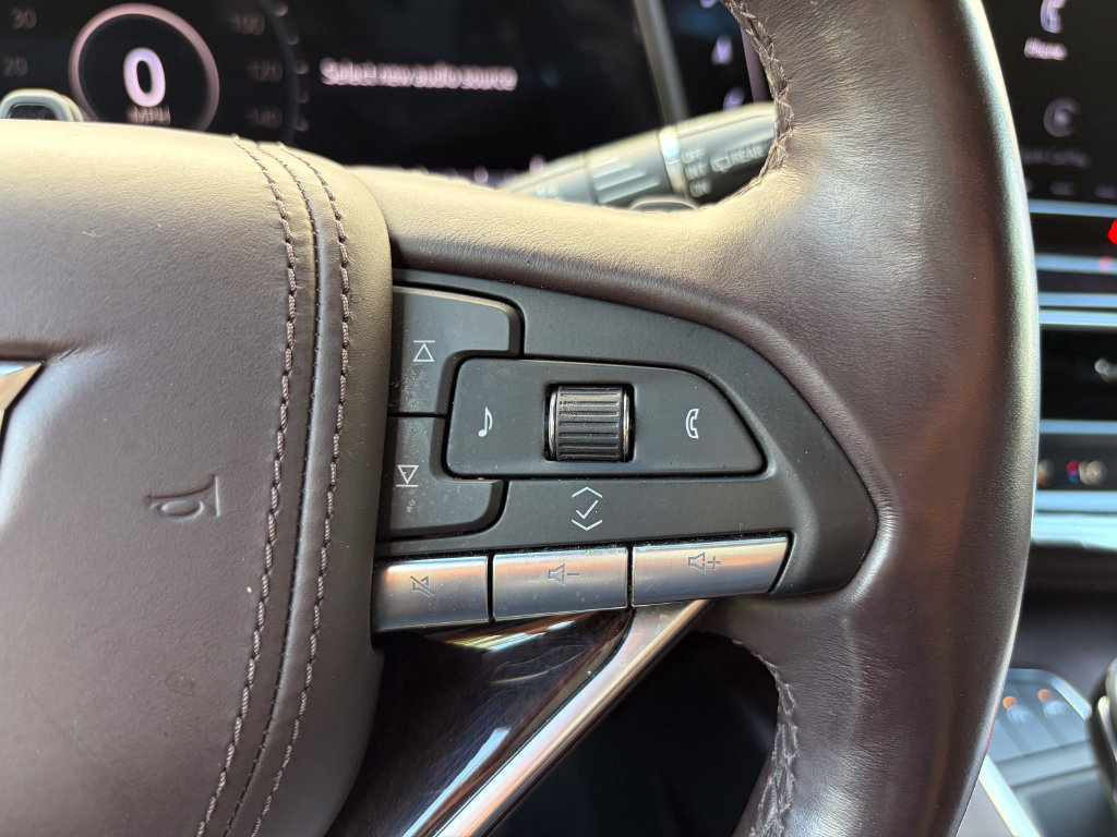 Used 2022 Cadillac Escalade Sport Platinum AWD/4WD image 61