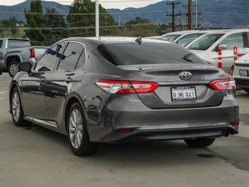 Used 2019 Toyota Camry LE w/ Carpet Mat Package FWD image 5