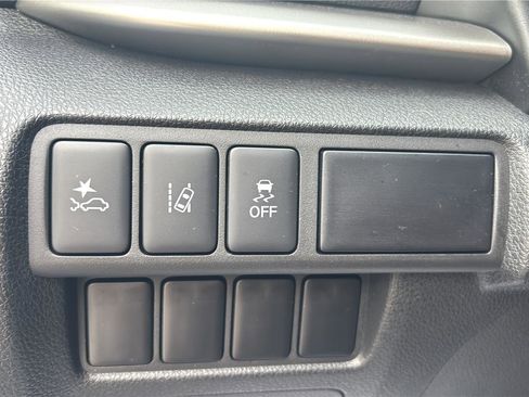 Used 2025 Mitsubishi Eclipse Cross ES image 13