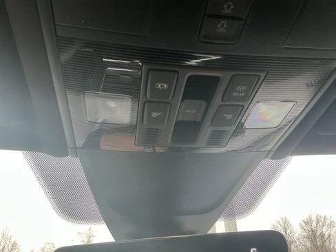 Used 2023 Volkswagen Tiguan SEL R-Line image 24