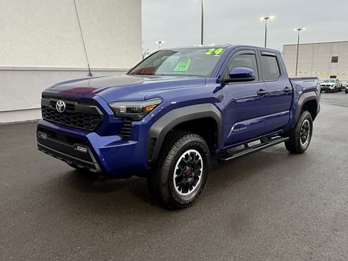 Used 2024 Toyota Tacoma TRD Off-Road image 5