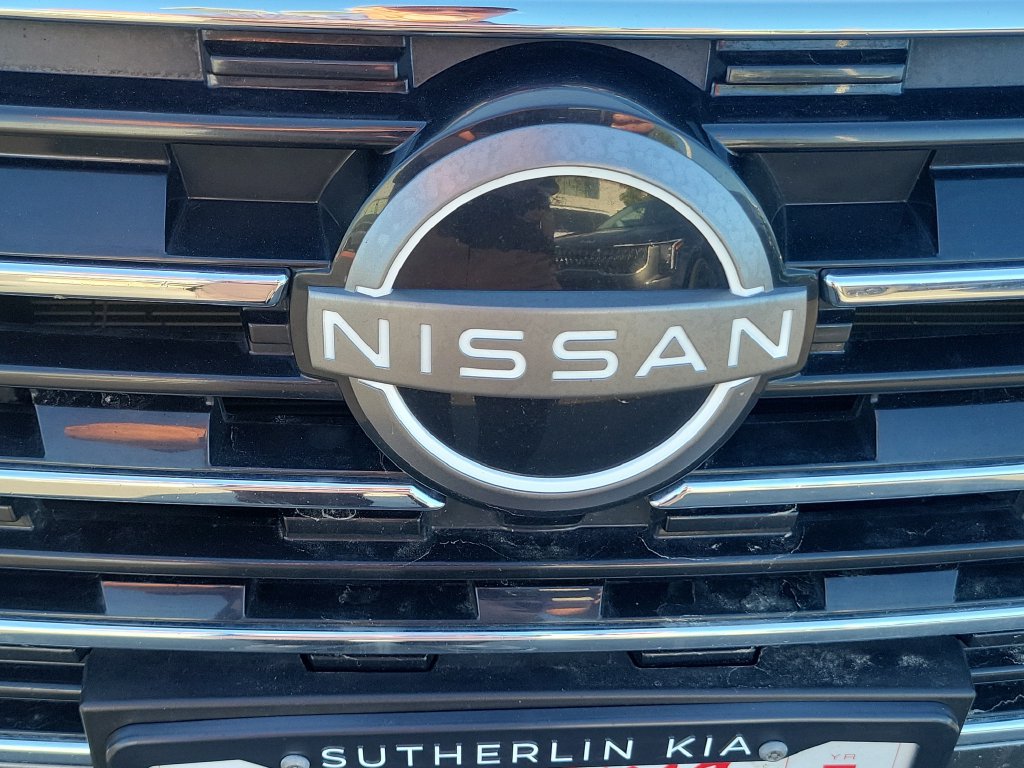 Used 2025 Nissan Rogue SV AWD/4WD image 9