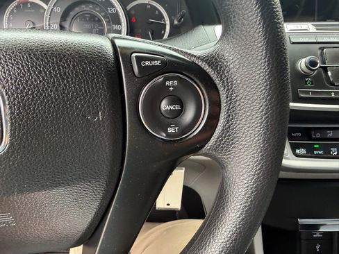 Used 2015 Honda Accord LX image 19
