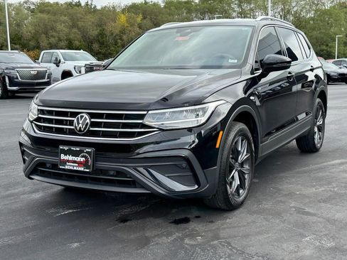 Used 2023 Volkswagen Tiguan SE FWD image 11