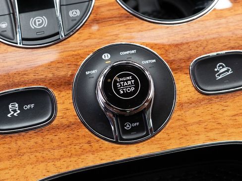 Certified 2021 Bentley Bentayga image 35