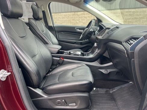 Used 2019 Ford Edge Titanium w/ Equipment Group 301A AWD/4WD image 11