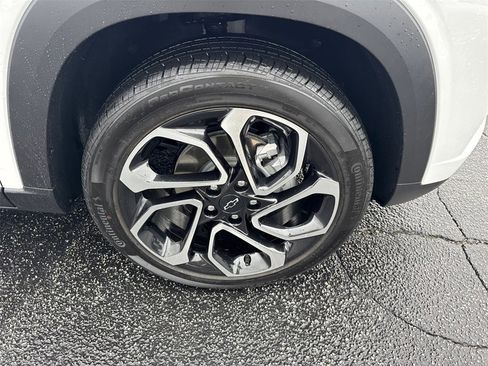 Used 2025 Chevrolet Trax RS w/ Driver Confidence Package image 13