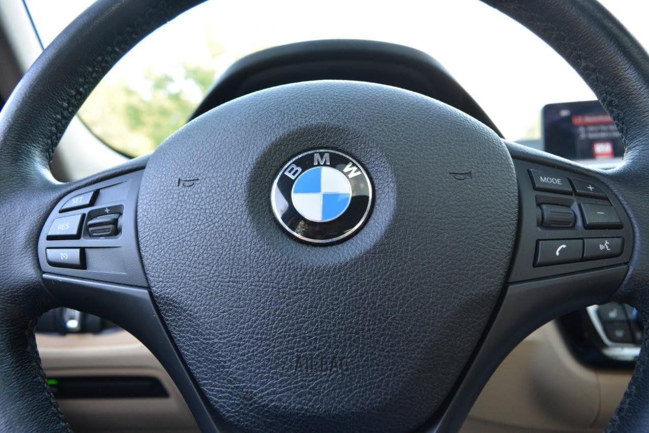 Used 2018 BMW 320i xDrive Sedan w/ Premium Package AWD/4WD image 20