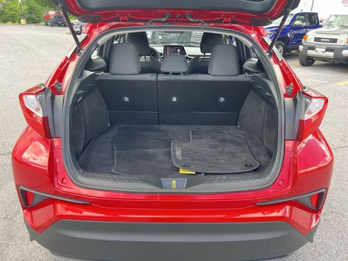 Used 2020 Toyota C-HR LE FWD image 23