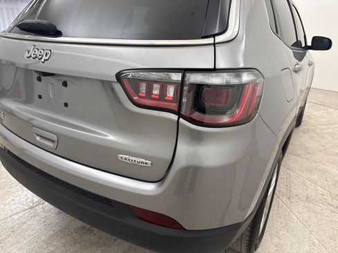 Used 2023 Jeep Compass Latitude AWD/4WD image 19