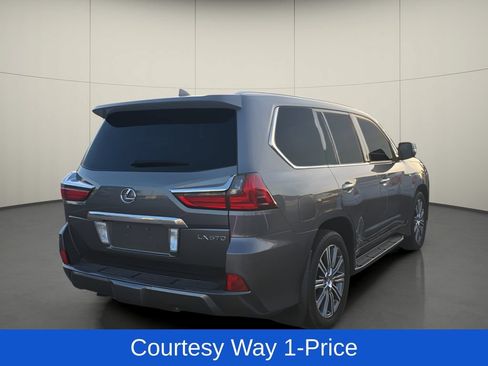 Used 2016 Lexus LX 570 4WD w/ Luxury Package image 9