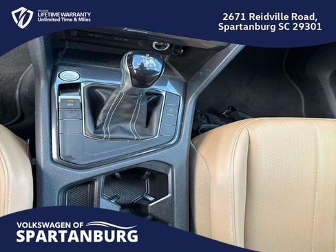 Used 2023 Volkswagen Tiguan SE image 32