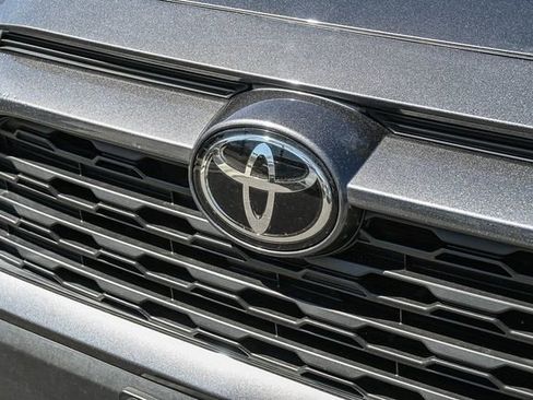 Used 2021 Toyota RAV4 XLE image 13