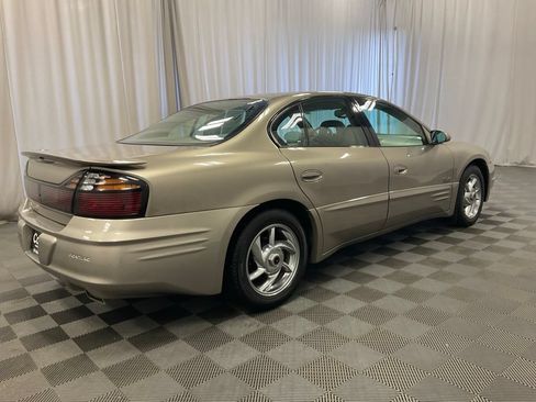Used 2001 Pontiac Bonneville SLE FWD image 2