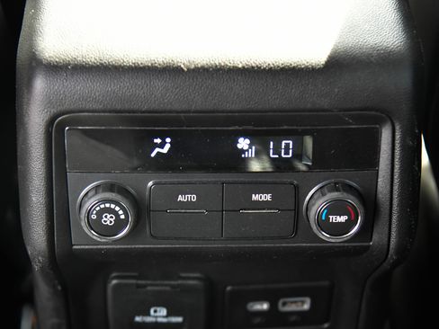 Used 2023 GMC Acadia SLT image 39