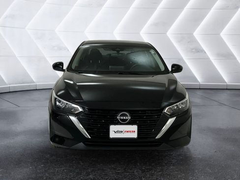 Used 2025 Nissan Sentra SV FWD image 2